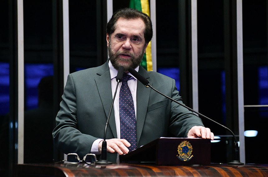 Plínio Valério arrasta multidão durante Festa do Divino e reforça apoio popular em Uarini no Amazonas