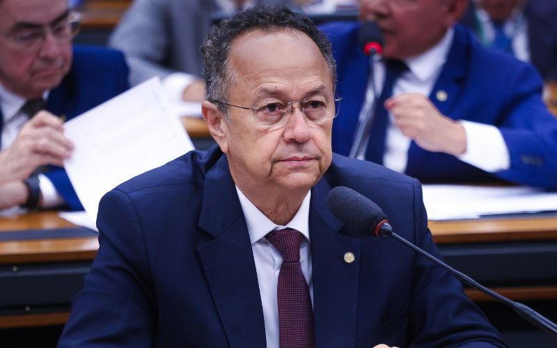 Justiça nega pedido de parcelamento e mantém cobrança contra Republicanos-AM e Silas Câmara