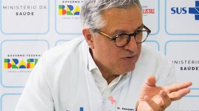 Padilha diz que avaliação da vacina da dengue do Butantan será concluída ”o mais rápido possível”