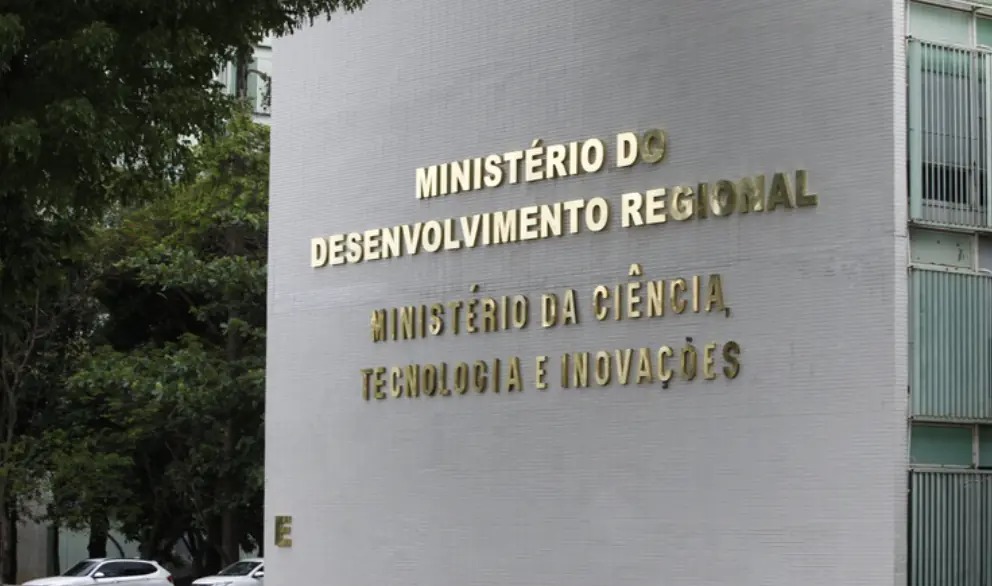 Governo federal aprova novo manual para financiamento de projetos sustentáveis e infraestrutura produtiva