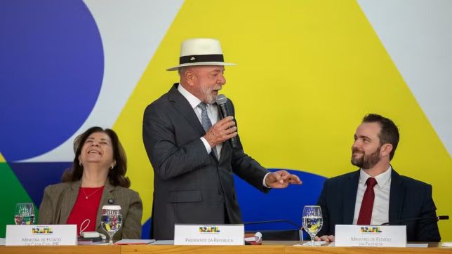 Lula janta com 15 empresários em Brasília em busca de sinalizar responsabilidade fiscal