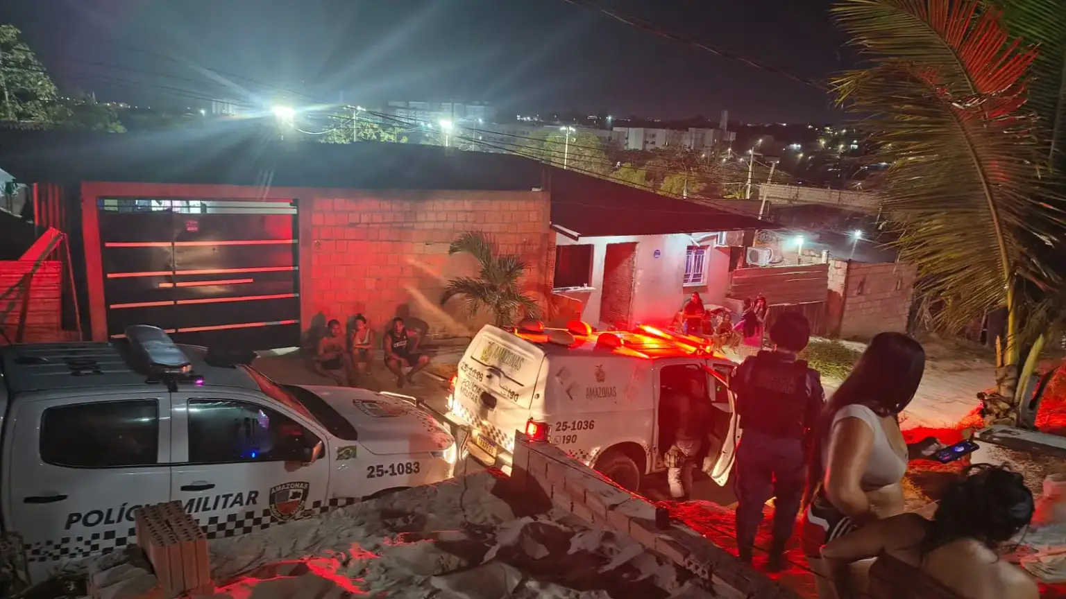 Polícia encontra cena macabra dentro de casa após casal ser morto a facadas em Manaus
