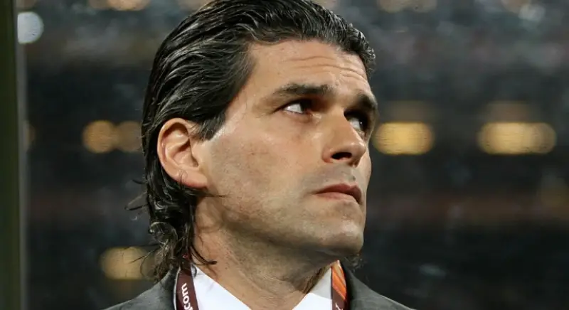 Farsa no banco de reservas! Esquema milionário oferecia carteira falsa da CBF/UEFA para ex-atletas virarem treinadores sem estudar