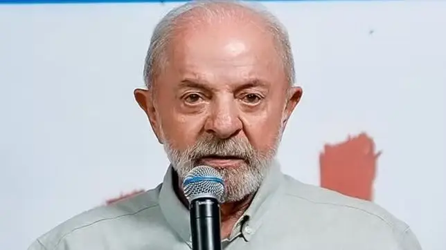 Lula defende fim da escala 6×1 e diz que Flávio Bolsonaro é contra redução da jornada de trabalho