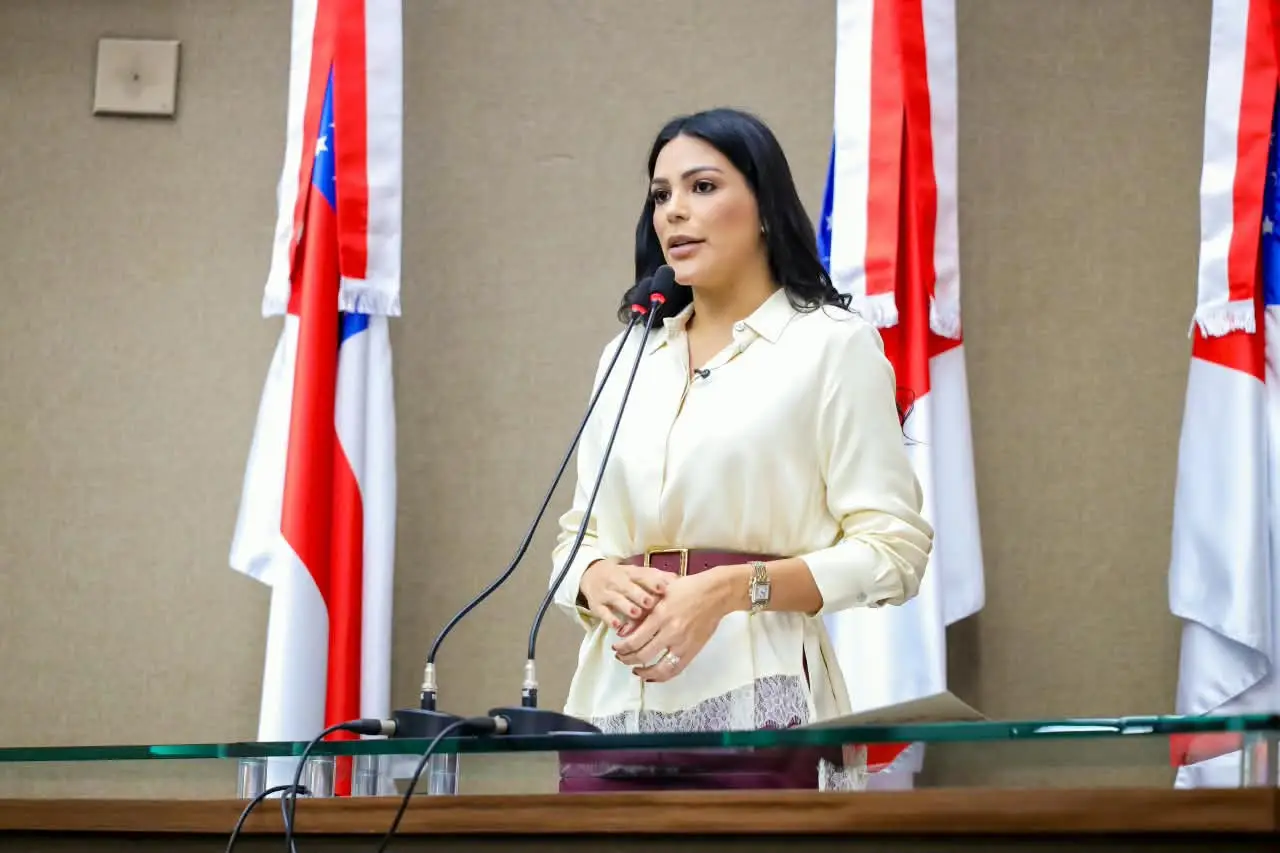 Mayra Dias cobra medidas efetivas contra queimadas e fumaça e exige plano de ação para estiagem no Amazonas