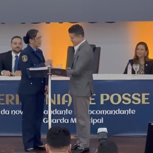 Prefeito David Almeida apresenta nova comandante da Guarda Municipal durante formatura da Guardiã Maria da Penha