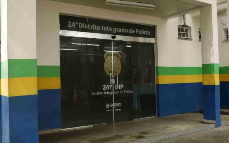 PC-AM prende casal investigado por estelionato e uso de cartões de crédito clonados no Centro de Manaus