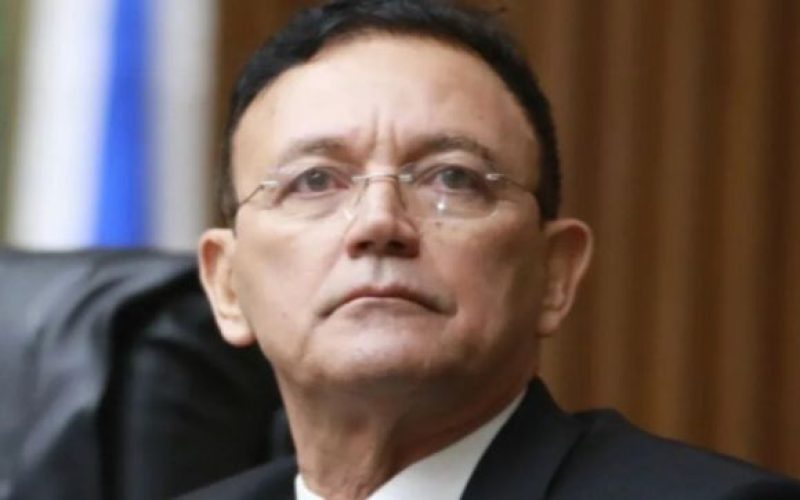 Tribunal de Contas do Estado do Amazonas multa prefeito de Humaitá em R$ 15 mil por contratação irregular sem licitação