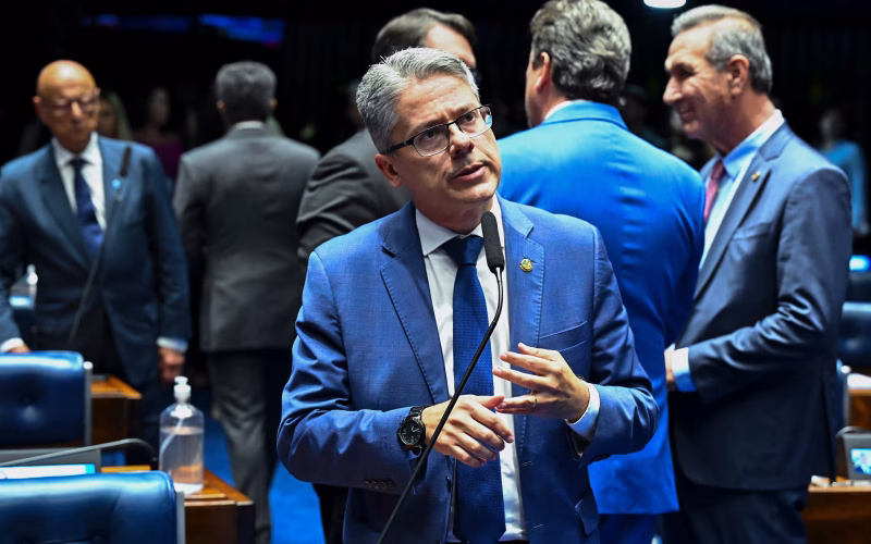 Saiba quem assinou pedido de CPI de Toffoli e Moraes no Senado