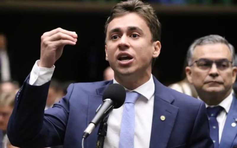 Nikolas Ferreira viajou em jato de Vorcaro na campanha de 2022