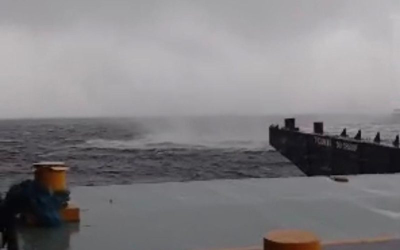 Chuva intensa provoca tromba d’água, alagamentos e deslizamento em Manaus