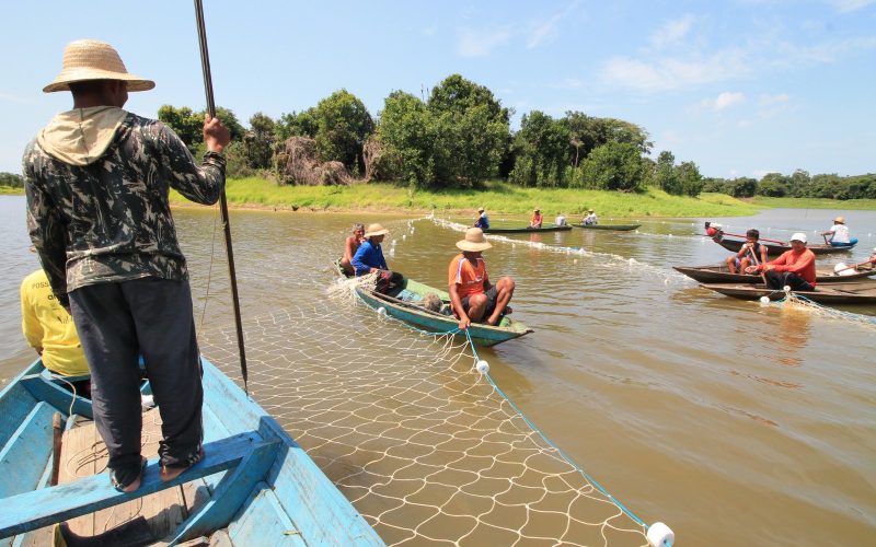 Lula atende bancada do Amazonas e manda pagar seguro-defeso