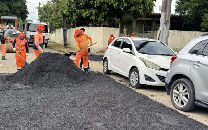Força-tarefa da Prefeitura de Manaus recupera novas ruas no bairro Adrianópolis