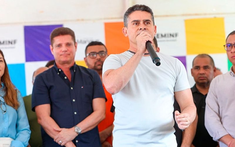 David Almeida anuncia redução do vale-transporte para R$ 5 em Manaus