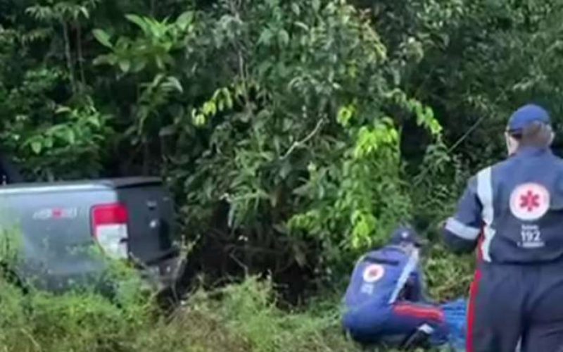 Tragédia na BR-174: três pessoas morrem após caminhonete perder o controle em Presidente Figueiredo
