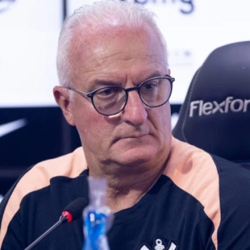 Dorival Júnior pede redução de jogadores estrangeiros no Brasileirão