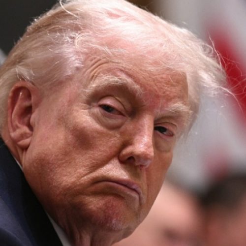 Trump afirma que EUA vão abrir espaço aéreo da Venezuela para voos comerciais