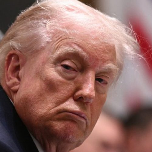 Trump afirma que EUA vão abrir espaço aéreo da Venezuela para voos comerciais