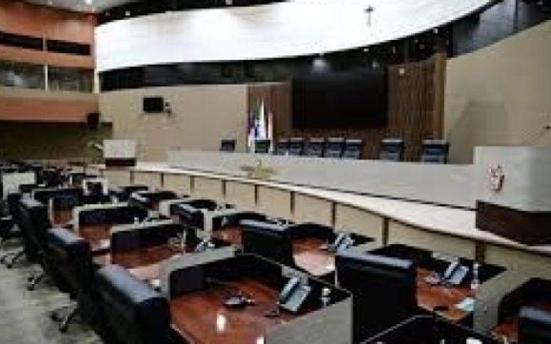 ‘SEGREDOS DE BASTIDORES’: AS CADEIRAS VAZIAS DA CÂMARA E O SILÊNCIO QUE FALA ALTO ÀS VÉSPERAS DA ELEIÇÃO