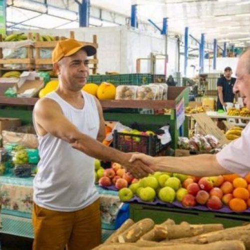 Omar Aziz visita Manaus Moderna e acompanha projeto do novo porto que promete modernizar embarque de passageiros e feirantes