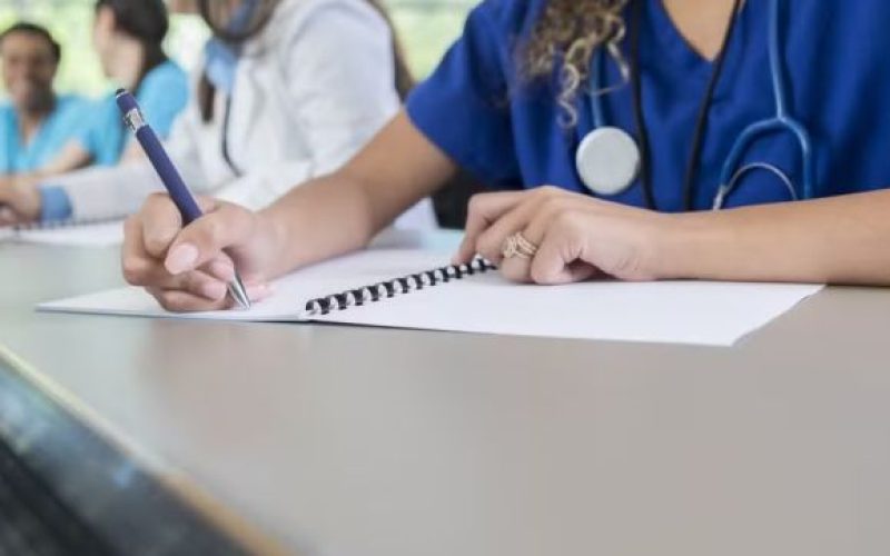 MEC abre inscrições para o Enamed 2026; participação é obrigatória para concluintes de Medicina