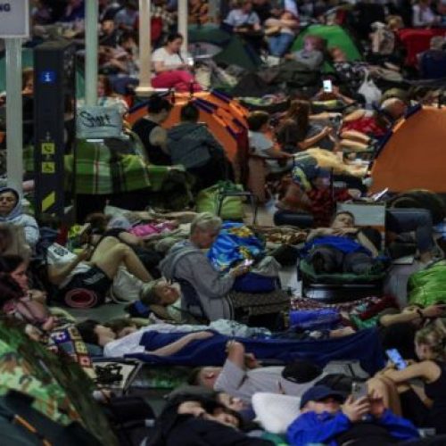 Rússia intensifica ofensiva com ataque em massa a Kiev e leva Polônia a mobilizar caças