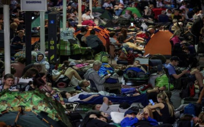Rússia intensifica ofensiva com ataque em massa a Kiev e leva Polônia a mobilizar caças