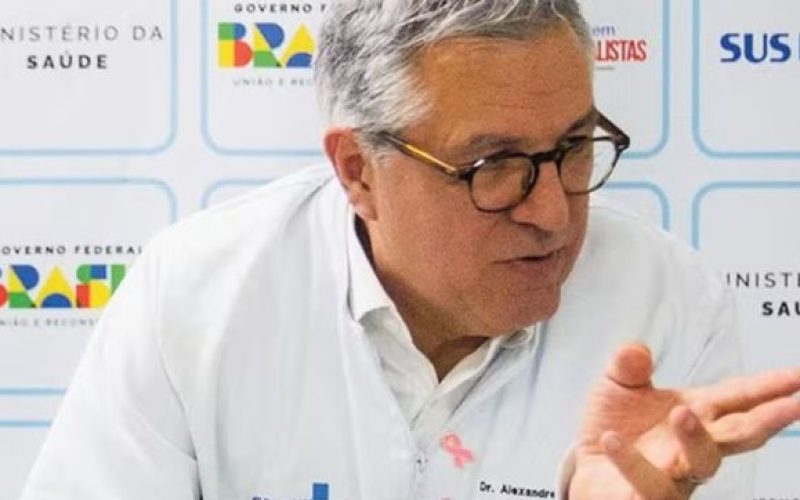 Padilha diz que avaliação da vacina da dengue do Butantan será concluída ”o mais rápido possível”