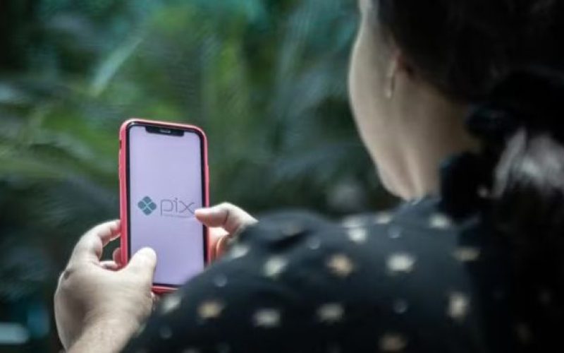 Após proibição das bets, número de transações via Pix registra queda de 10%