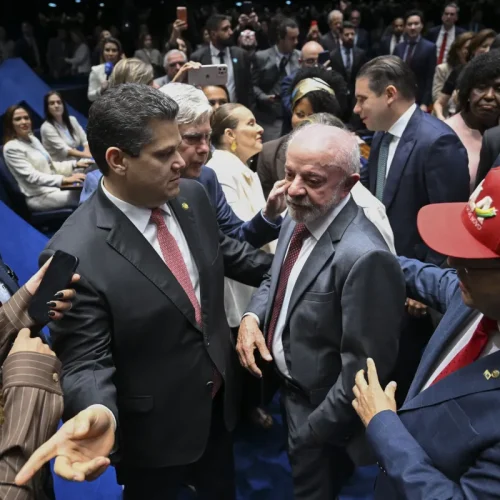 Lula diz que cisão com Alcolumbre foi “bobagem” e exalta “divergências”