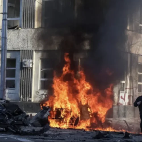 Kiev vive madrugada de terror após ofensiva russa que deixa ao menos 18 mortos