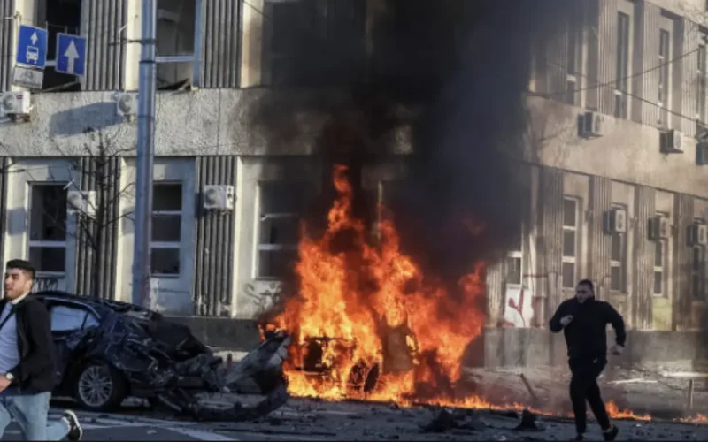 Kiev vive madrugada de terror após ofensiva russa que deixa ao menos 18 mortos