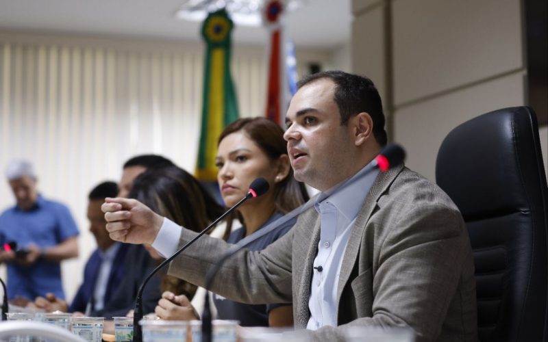 Governador interino Roberto Cidade promove mais de 700 novos policiais e bombeiros no Amazonas
