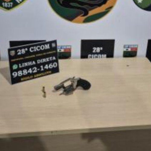Homem é preso após atirar em rua, ameaçar morador e destruir viatura em Manaus