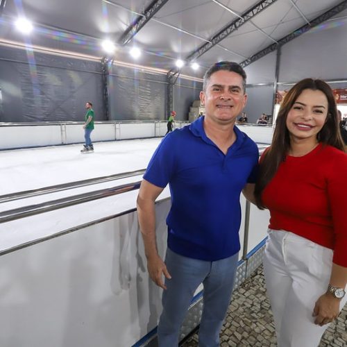 Frio Amazônico e Espetáculo de Fé: Prefeito David Almeida Inaugura Pista de Patinação no Gelo e Amplia a Magia do Natal em Manaus