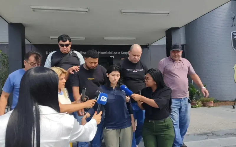 Pais de crianças mortas em incêndio são levados para audiência de custódia em Manaus