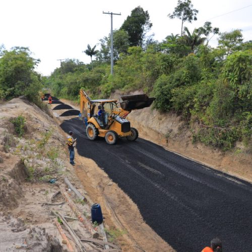 Prefeitura de Manaus Transforma Zona Rural com Pavimentação em 20 Ramais