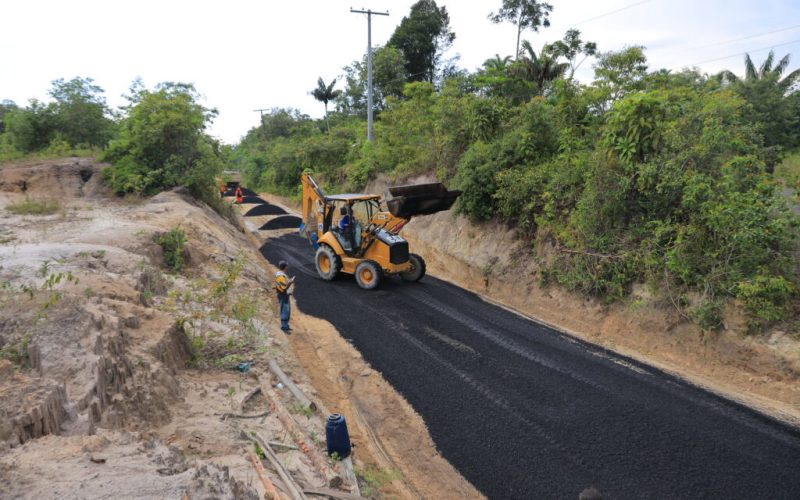 Prefeitura de Manaus Transforma Zona Rural com Pavimentação em 20 Ramais