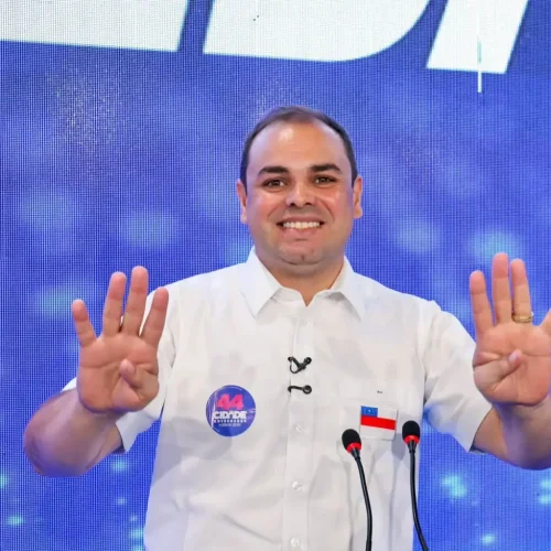 Roberto Cidade destaca segurança e propostas para atendimento de pessoas com TEA durante debate
