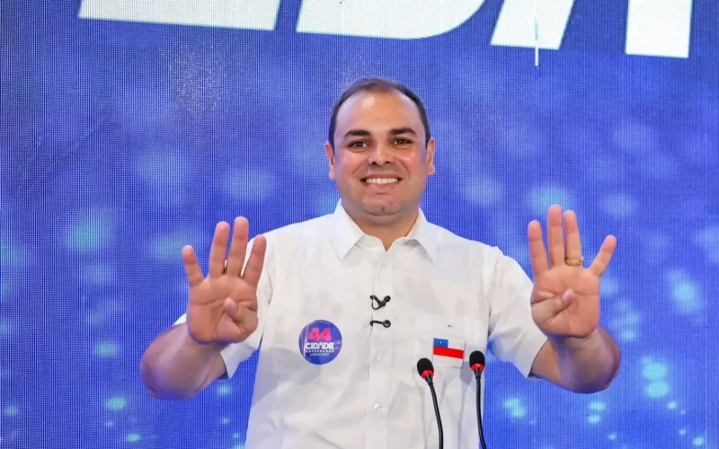 Roberto Cidade destaca segurança e propostas para atendimento de pessoas com TEA durante debate