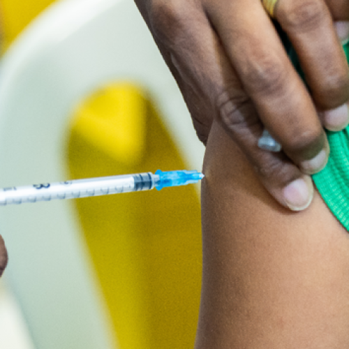 Manaus Inicia Campanha de Vacinação Contra a Gripe com Meta de Imunizar Grupos Prioritários