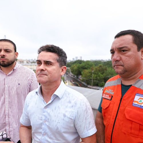 Prefeito David Almeida coordena ações da Prefeitura de Manaus durante fortes chuvas e alerta da Defesa Civil