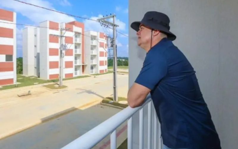 PREFEITO DE MANAUS DAVID ALMEIDA ACOMPANHA OS DETALHES FINAL DE OBRAS RESIDENCIAL DO CARLOS BRAGA