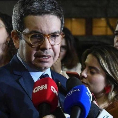 Líder do governo admite que indicação de Messias enfrenta “dificuldade”