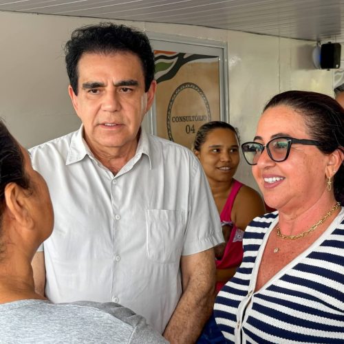Prefeita Valciléia Maciel acompanha o 5º dia de atendimentos do Barco Hospital em Manacapuru