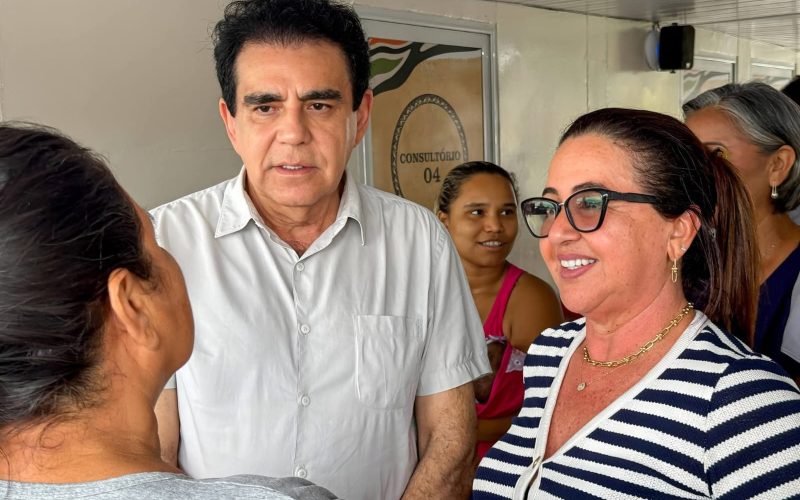 Prefeita Valciléia Maciel acompanha o 5º dia de atendimentos do Barco Hospital em Manacapuru