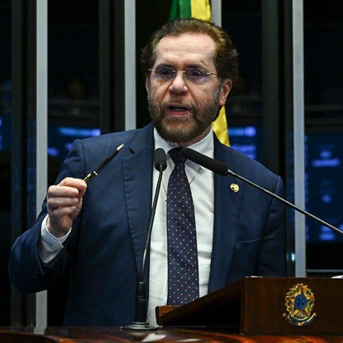 Plínio Valério destaca revogação de concessão de hidrovias amazônicas