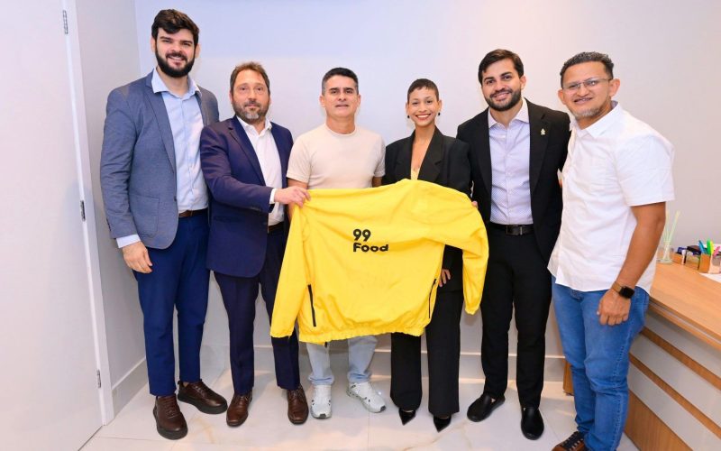 Prefeito David Almeida firma parceria com a 99, amplia cooperação iniciada em 2020 e anuncia implantação de um ponto de apoio a motociclistas em Manaus