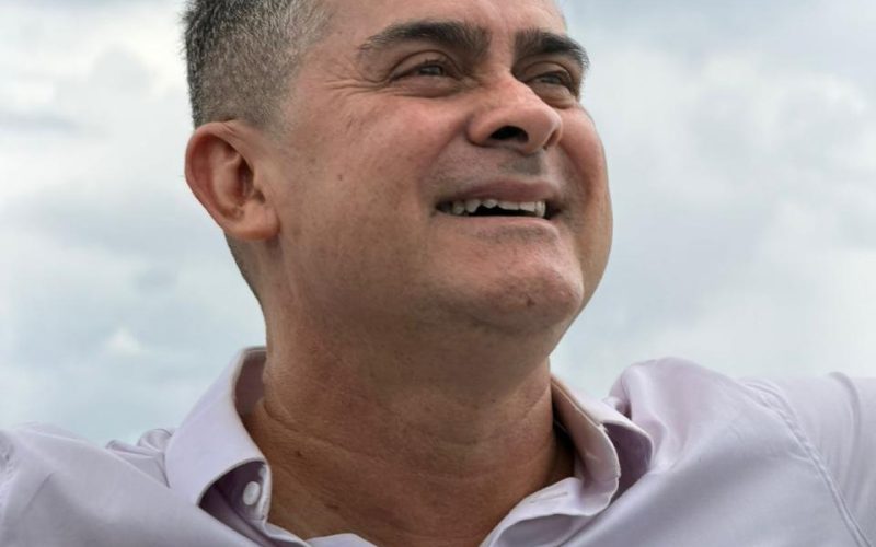 Rejeição de David Almeida diminui após romper com Omar Aziz