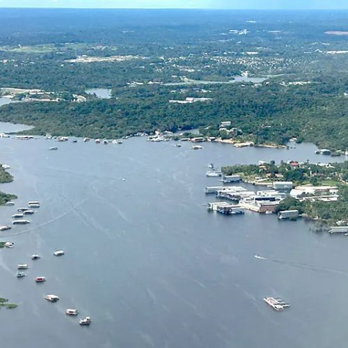 Justiça suspende retirada de flutuantes no Tarumã por necessidade de diálogo com a comunidade